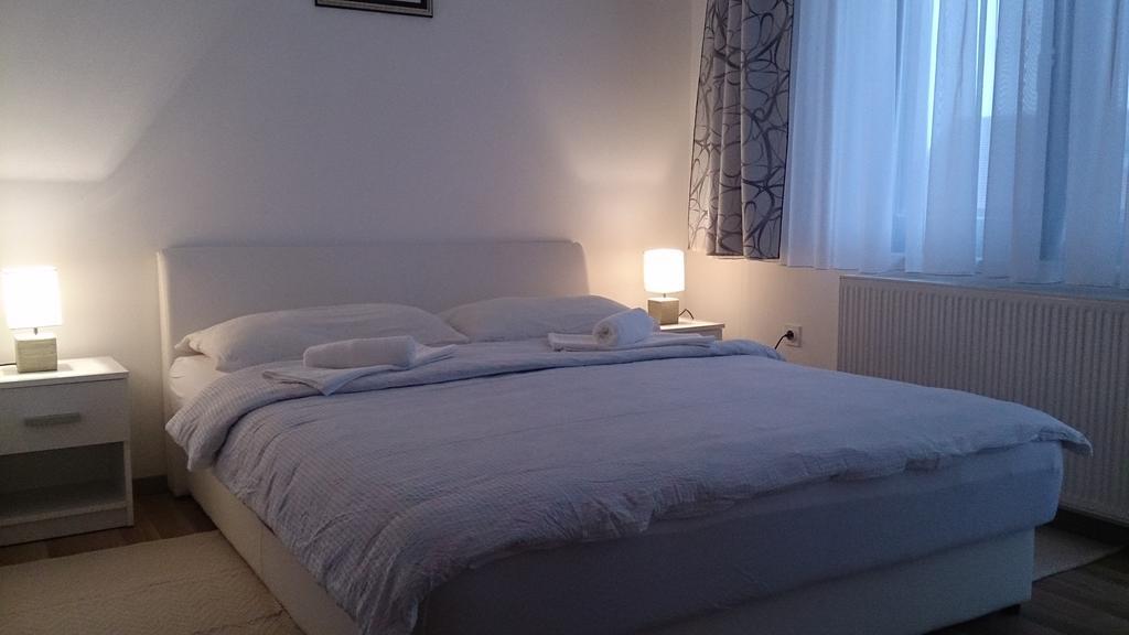 Apartman Marija Brajdic ราโควิซา ภายนอก รูปภาพ